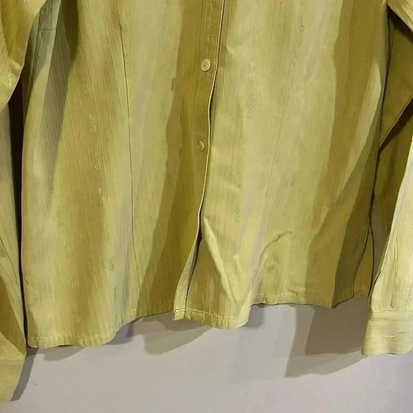[4]Tommy Bahama Pineapple Pattern Yellow Green  Cropped Silk Button Down Shirt - Picture 5 of 12